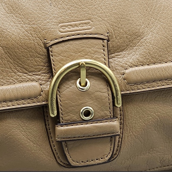 Coach 2006 Soho Tan Pebbled Leather Flap Shoulder Bag ONE DAY SALE!!!! 🎉🛍️👛🌺👑🎈 - Picture 6 of 8